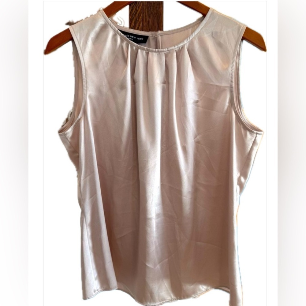 Jones New York Women’s Pleated Front Sleeveless‎ Silky Blouse Champagne 10 EUC